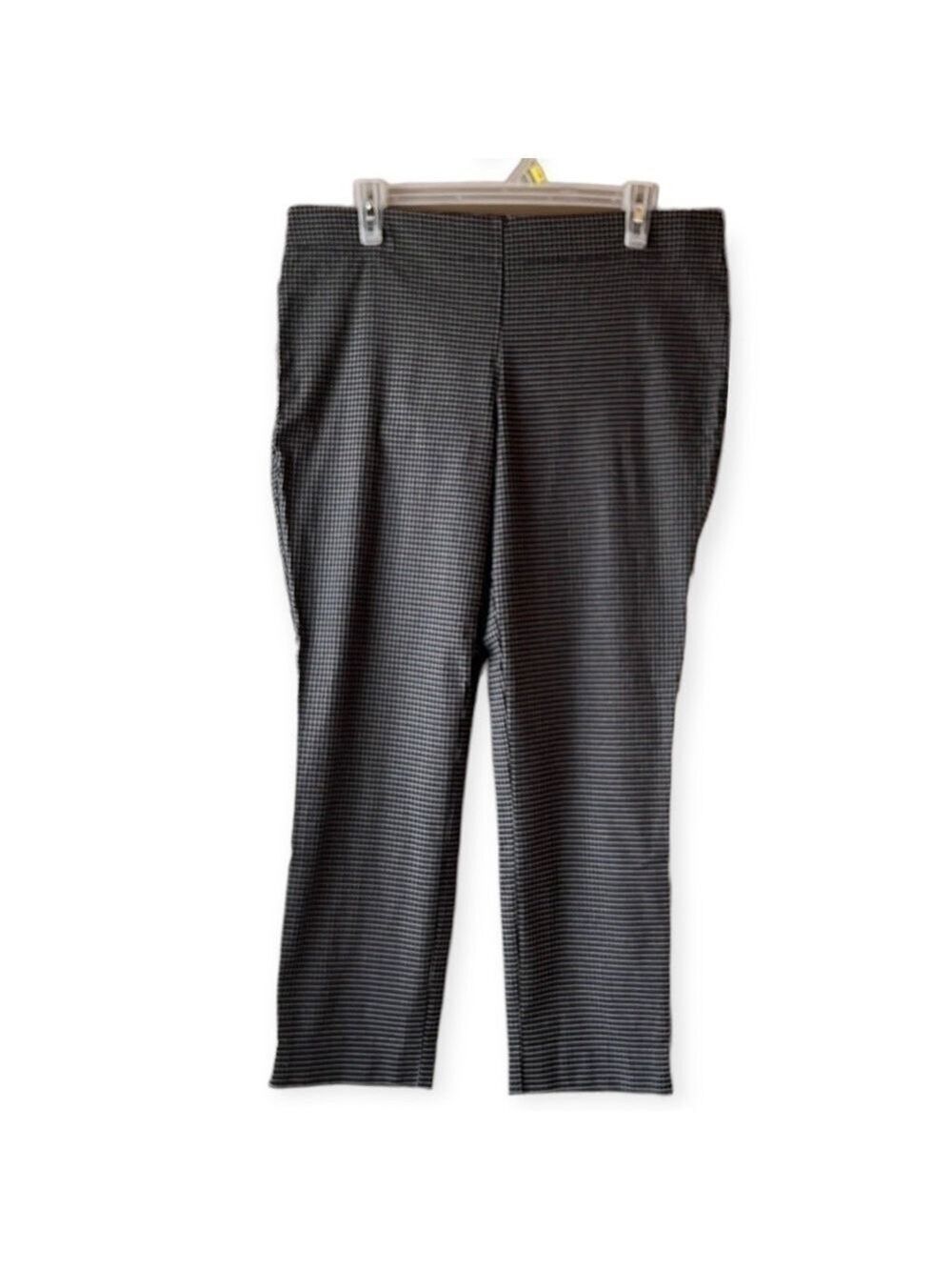 𝅺trendsetter Black Plaid Capris Size 14